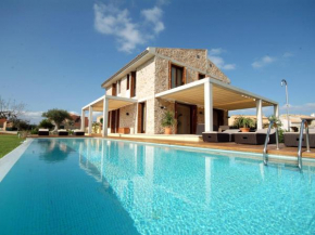 Отель Villa Barcares Gran for 10, pool, gym and close to beach  Алькудиа